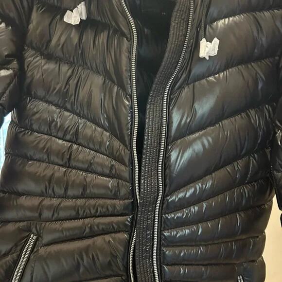 Women's Mackage Lara lightweight down coat with removable hood size large - Picture 6 of 6